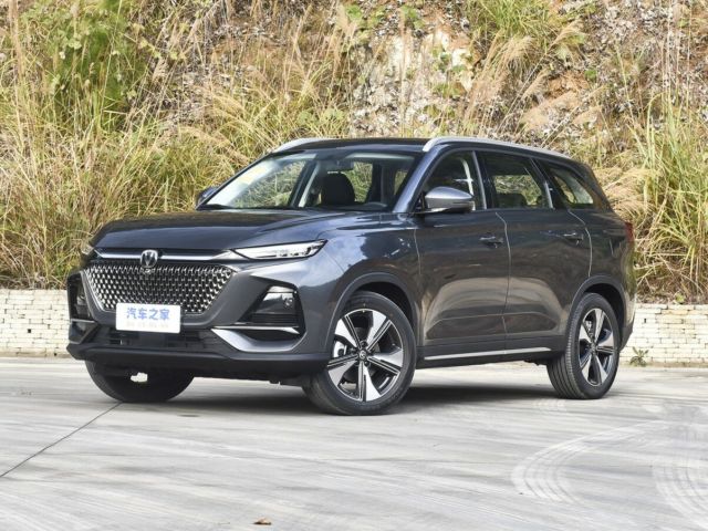 Фото Changan X7 Plus #1