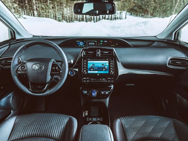 Фото Toyota Prius IV Рестайлинг (XW50) #9
