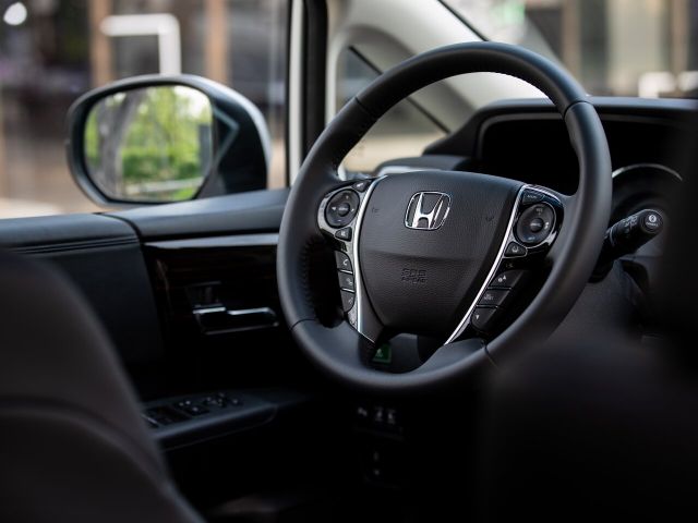 Фото Honda Odyssey V Restyling #5