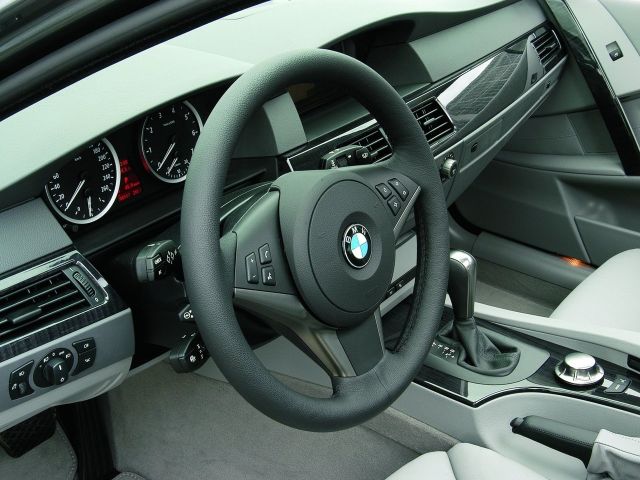 Фото BMW 5 Series V (E60/E61) #9