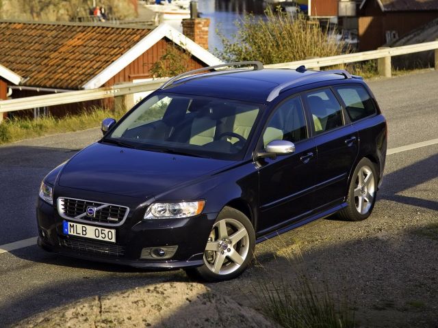 Фото Volvo V50 I Restyling #1