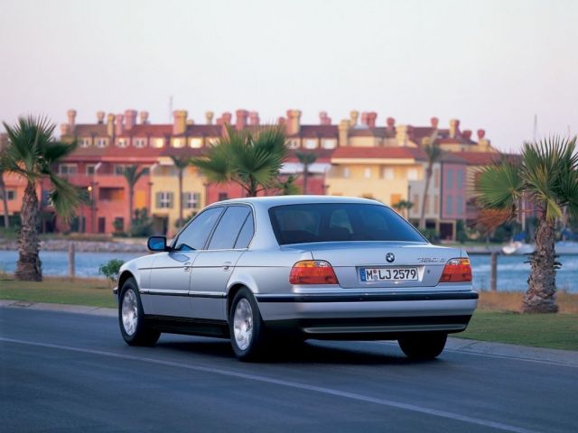 Фото BMW 7 Series III (E38) Restyling #2
