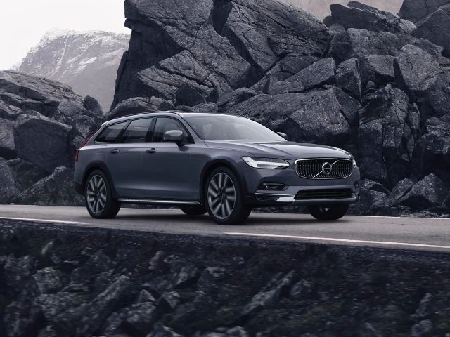 Фото Volvo V90 Cross Country I Restyling #1