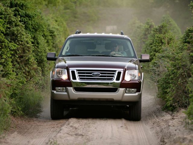 Фото Ford Explorer IV #3