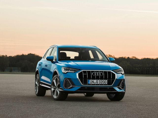 Фото Audi Q3 II (F3) #3