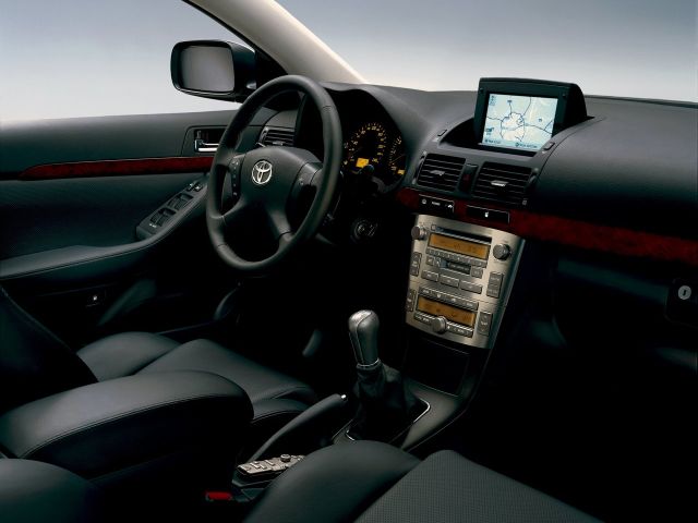 Фото Toyota Avensis II #3