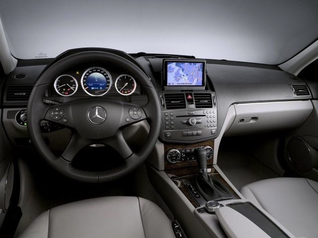 Фото Mercedes-Benz C-Класс III (W204) #12