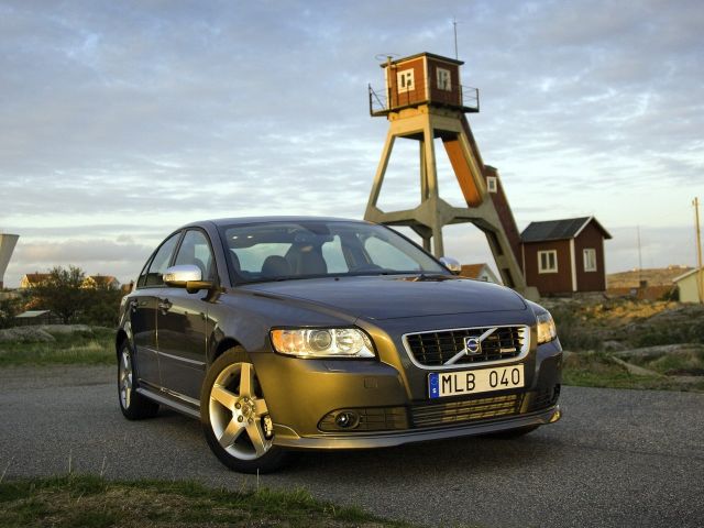 Фото Volvo S40 II Рестайлинг #4