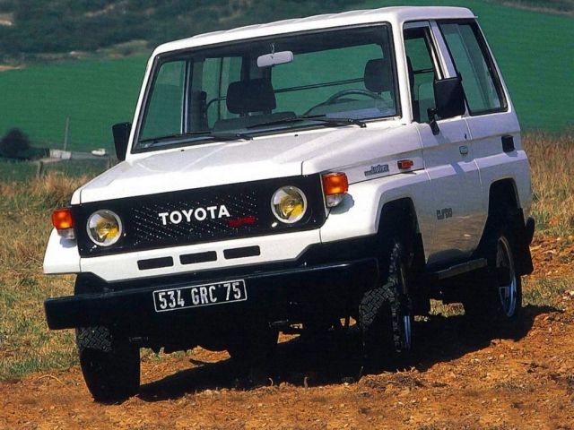 Фото Toyota Land Cruiser 70 Series #2