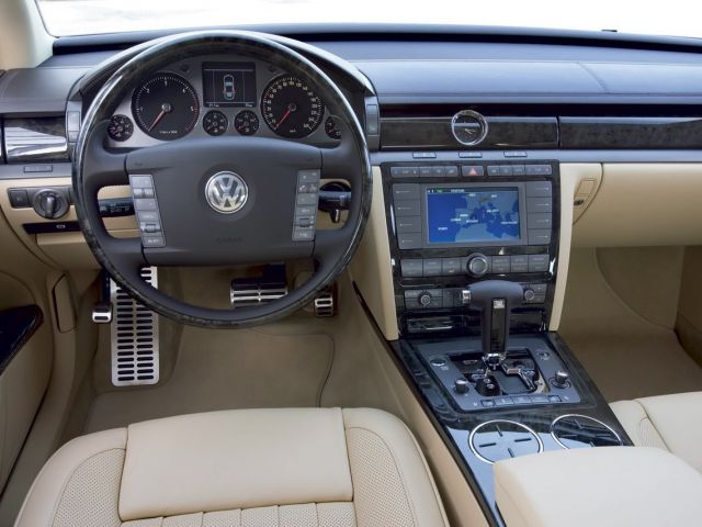 Фото Volkswagen Phaeton I #7