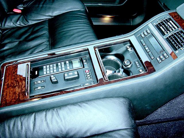 Фото BMW 7 Series III (E38) #2
