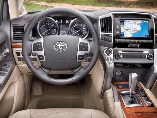 Фото Toyota Land Cruiser 200 Series Restyling 1 #8
