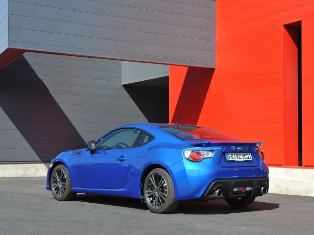 Фото Subaru BRZ I #5