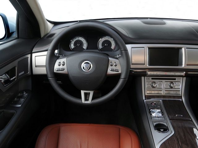 Фото Jaguar XF I #7