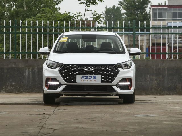 Фото Chery Arizzo 5 Plus #3