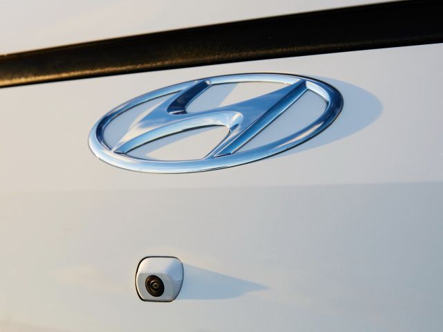 Фото Hyundai Staria #15