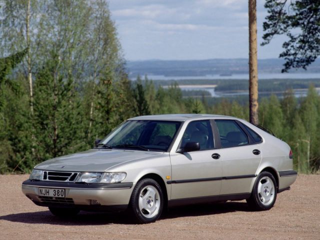 Фото Saab 900 II #1