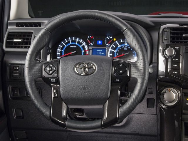 Фото Toyota 4Runner V Restyling #10