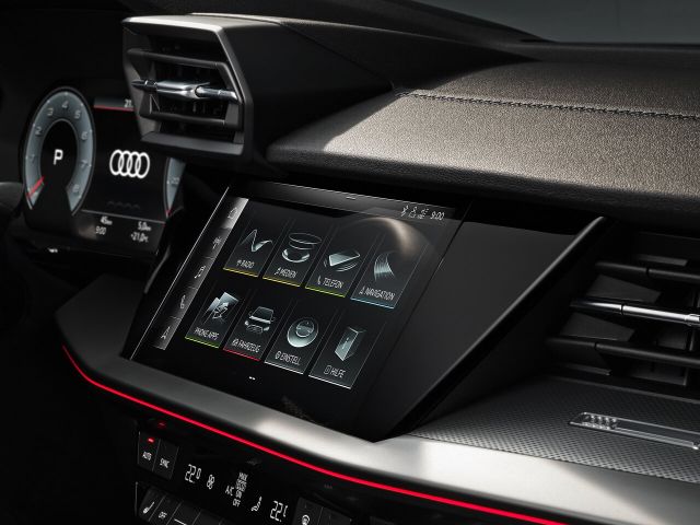 Фото Audi A3 IV (8Y) #12