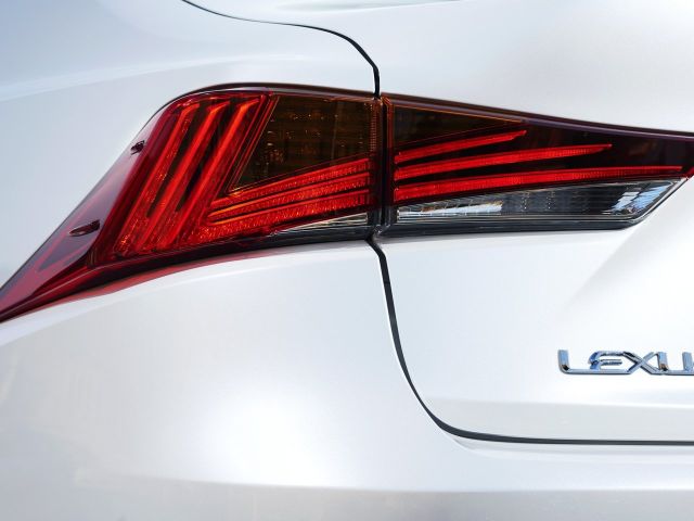 Фото Lexus IS III Restyling #14