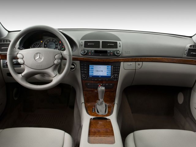 Фото Mercedes-Benz E-Класс III (W211, S211) #9