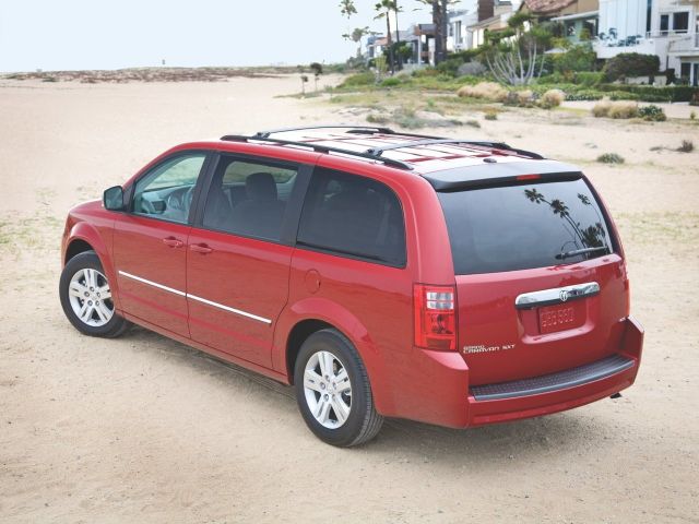 Фото Dodge Caravan V #2