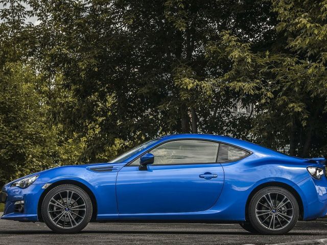 Фото Subaru BRZ I #22