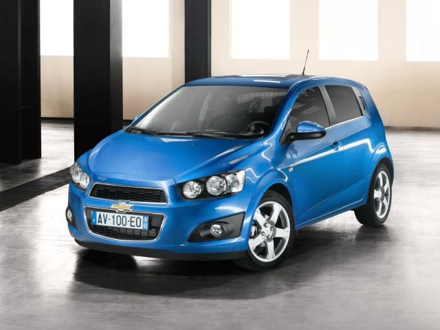 Фото Chevrolet Aveo II #1