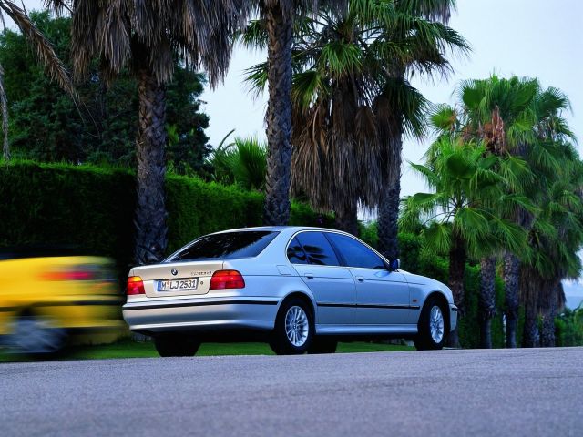 Фото BMW 5 серии IV (E39) #3