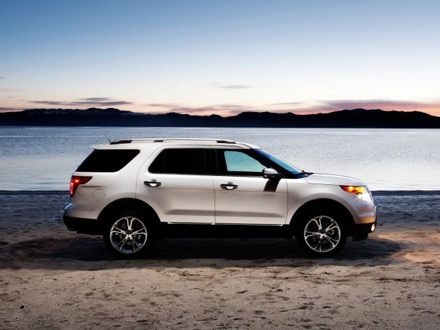 Фото Ford Explorer V #11