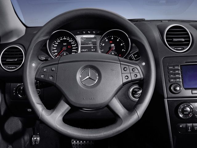 Фото Mercedes-Benz M-Класс AMG II (W164) #3