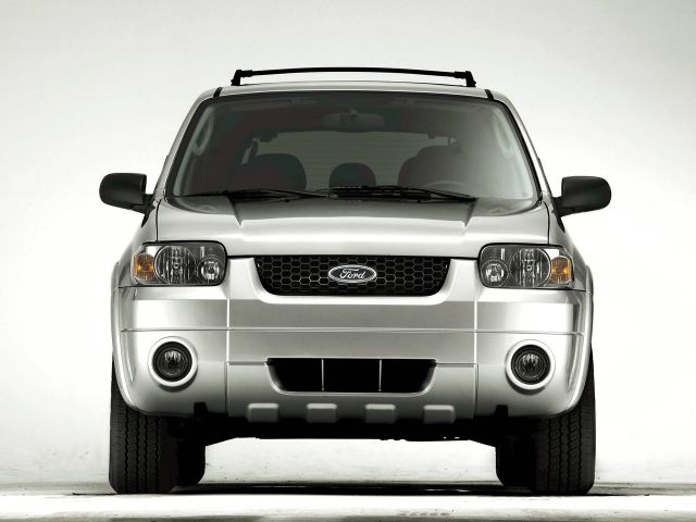 Фото Ford Escape I Restyling #3