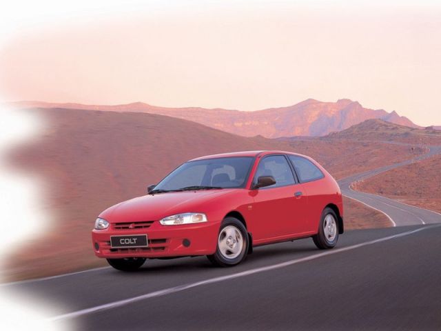 Фото Mitsubishi Colt V #1