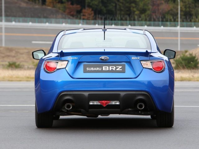 Фото Subaru BRZ I #4