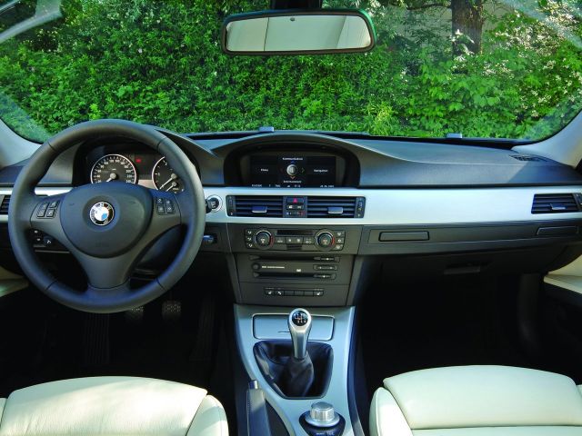 Фото BMW 3 Series V (E90/E91/E92/E93) #8