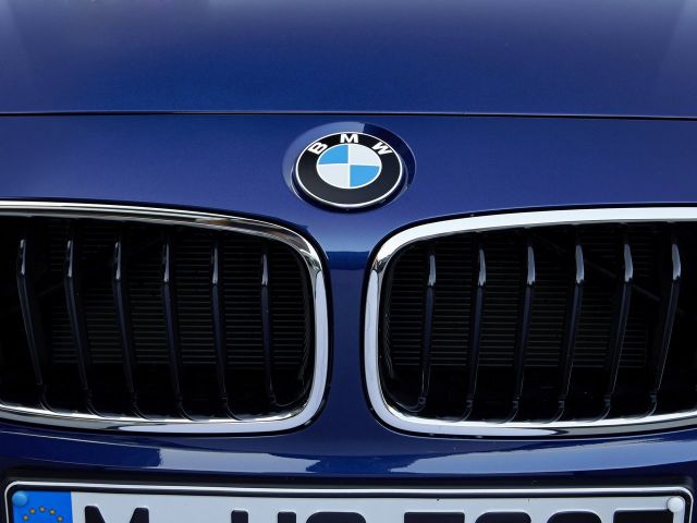 Фото BMW 3 Series VI (F3x) Restyling #2