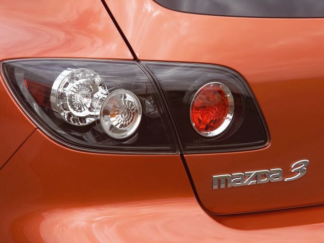 Фото Mazda 3 I (BK) #11
