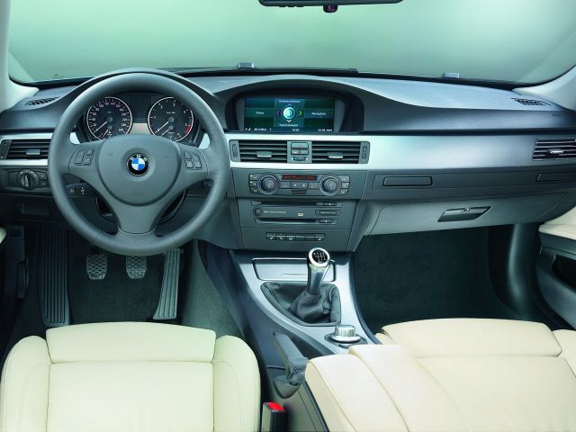 Фото BMW 3 Series V (E90/E91/E92/E93) #9