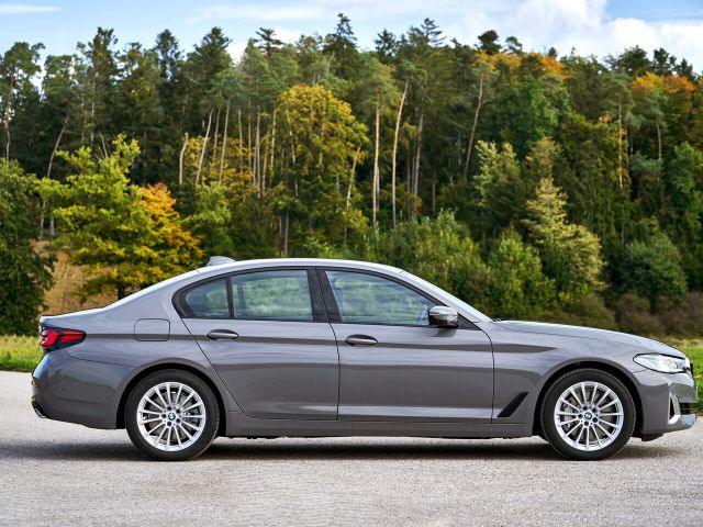 Фото BMW 5 Series VII (G30/G31) Restyling #15