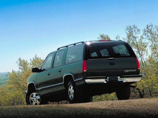 Фото Chevrolet Suburban VIII #4