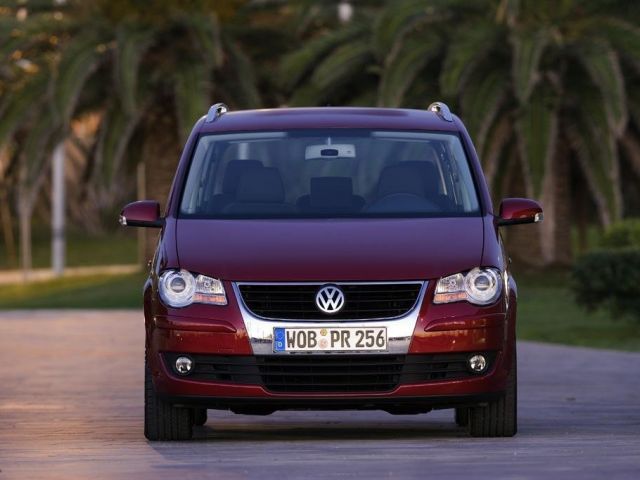 Фото Volkswagen Touran I Рестайлинг #4