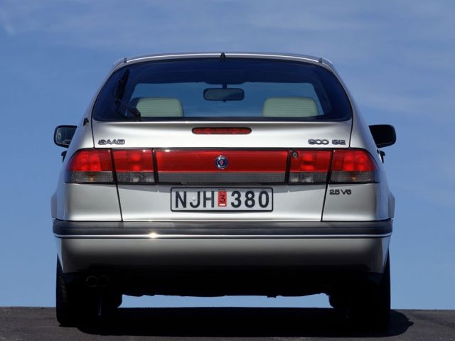 Фото Saab 900 II #4