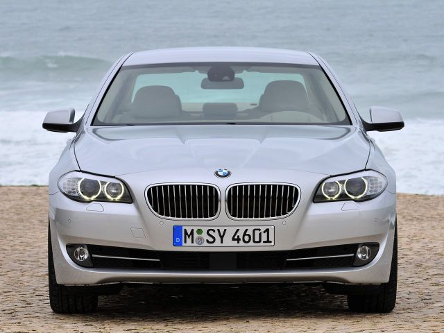 Фото BMW 5 Series VI (F10/F11/F07) #4