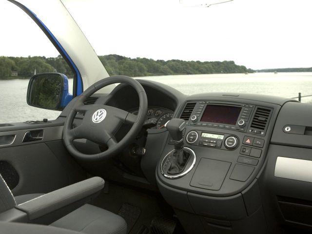 Фото Volkswagen Multivan T5 #6