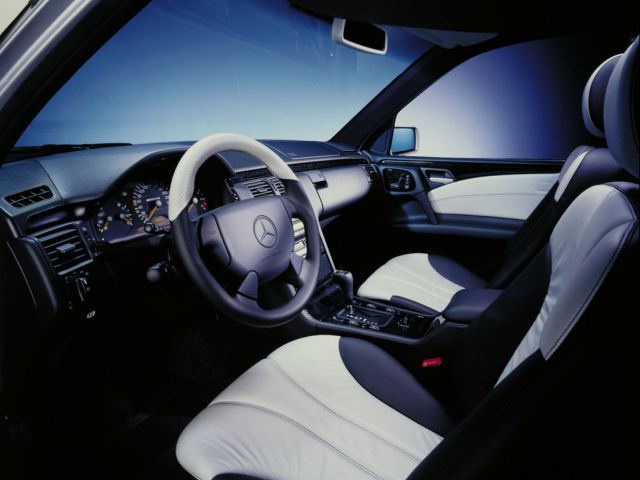 Фото Mercedes-Benz E-Класс II (W210, S210) #18