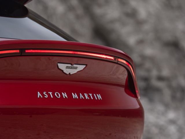 Фото Aston Martin DBX I #11