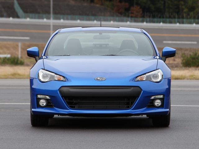 Фото Subaru BRZ I #3