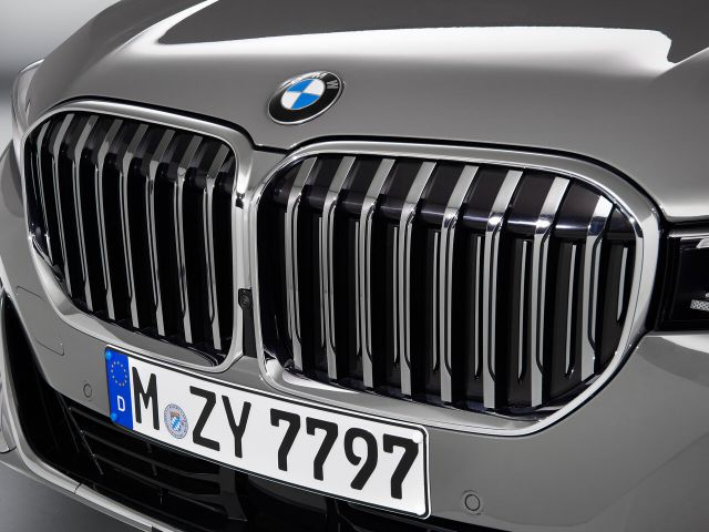 Фото BMW 7 серии VI (G11/G12) Рестайлинг #23