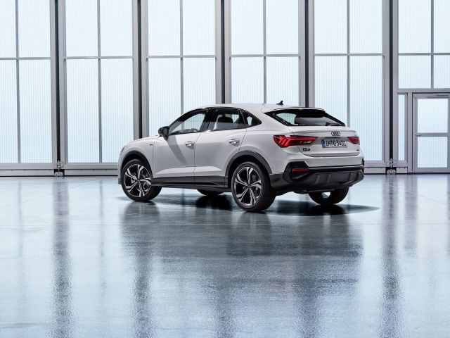 Фото Audi Q3 Sportback I (F3) #5