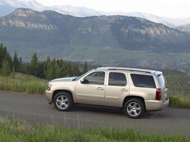 Фото Chevrolet Tahoe III #7